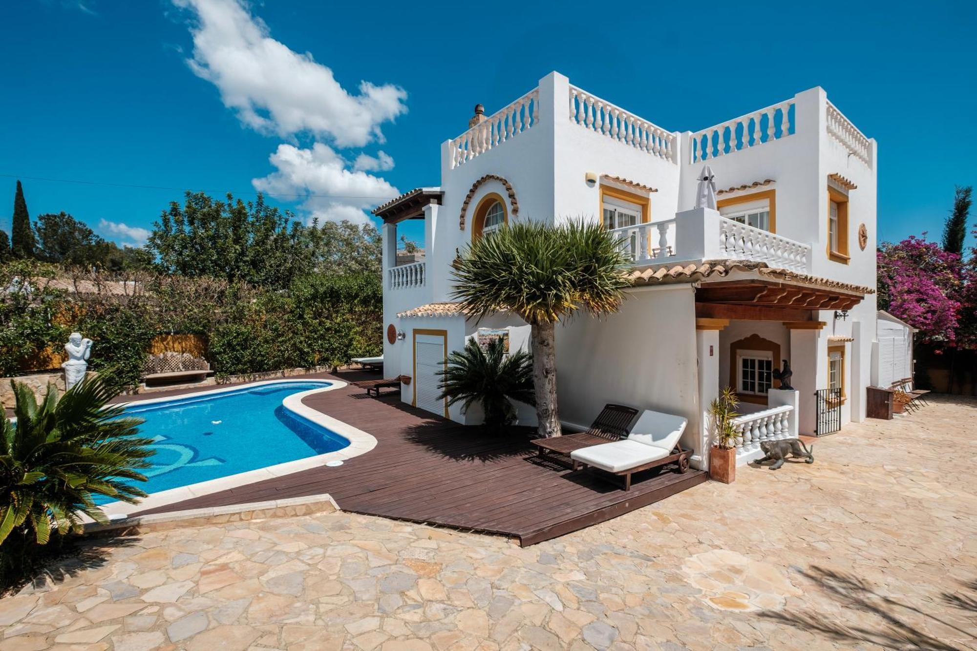Alba Villa *